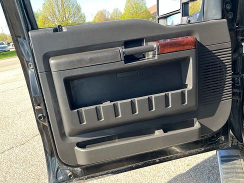 Used 2010 Ford F250 4x4 Crew Cab Super Duty image 13
