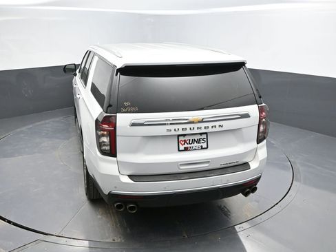 Used 2023 Chevrolet Suburban Premier image 29