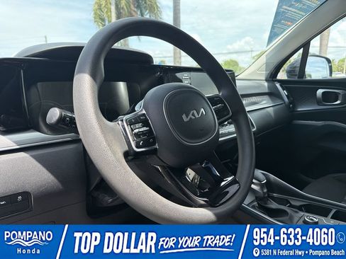 Used 2023 Kia Sorento LX FWD image 28