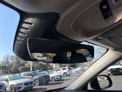 Certified 2025 Volvo XC60 B5 Plus image 27