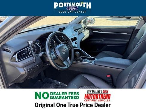 Used 2023 Toyota Camry SE image 5