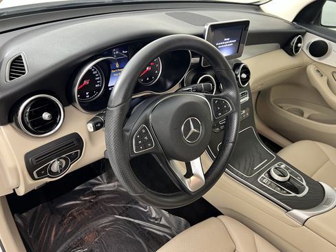Used 2019 Mercedes-Benz GLC 300 4MATIC image 17
