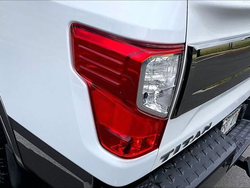 Used 2018 Nissan Titan Platinum Reserve w/ Platinum Utility Package AWD/4WD image 33