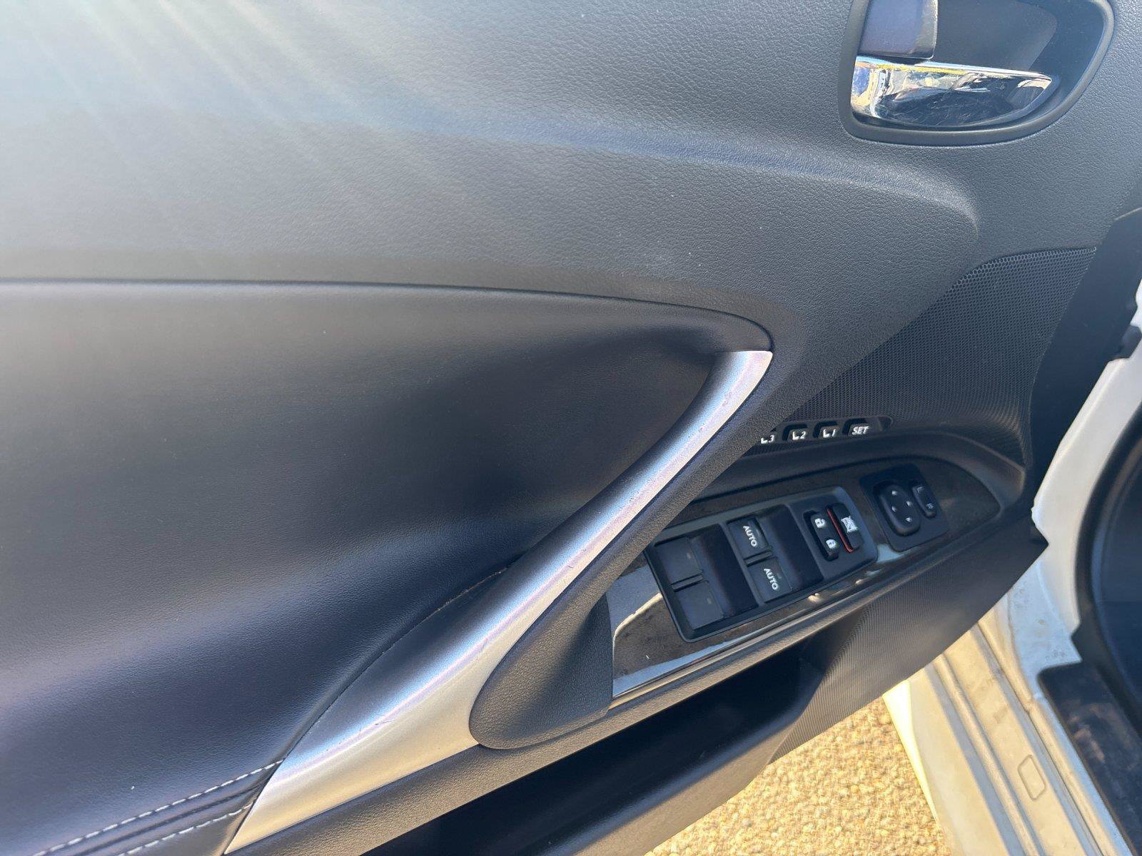 Used 2013 Lexus IS 350C w/ Luxury Pkg RWD image 14