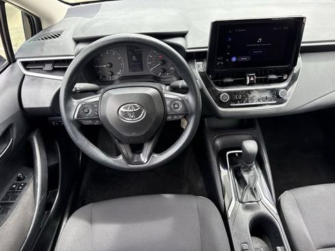 Used 2025 Toyota Corolla LE FWD image 12