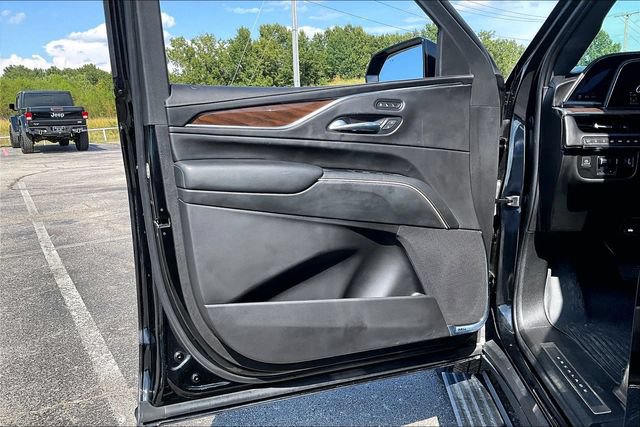 Used 2023 Cadillac Escalade ESV Sport Platinum AWD/4WD image 20