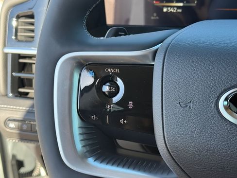 New 2026 INFINITI QX80 Luxe image 16