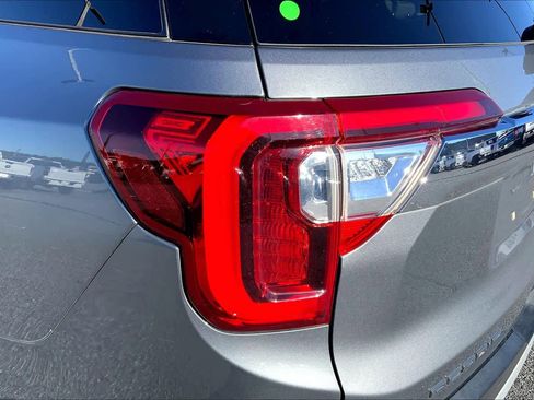 Used 2021 GMC Acadia SLT image 26