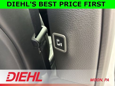 New 2026 Chrysler Pacifica Limited image 15