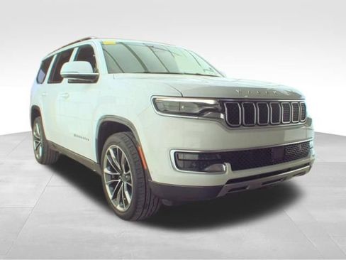 Used 2022 Jeep Wagoneer Series III w/ Premium Group I image 3