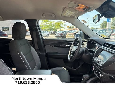 Used 2022 Chevrolet TrailBlazer LT AWD/4WD image 17