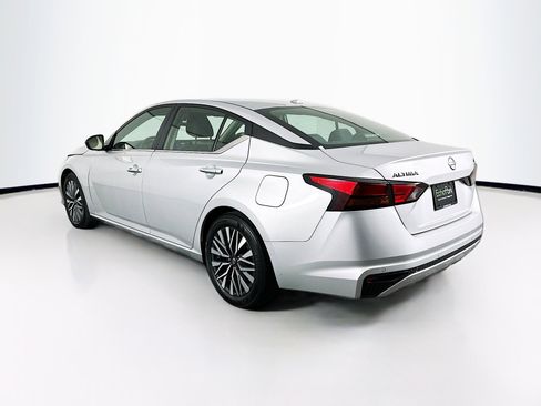 Used 2024 Nissan Altima 2.5 SV image 5