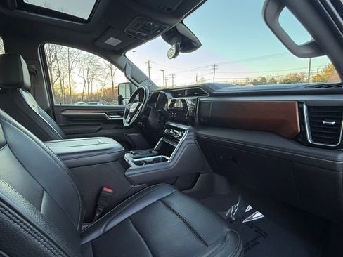 Used 2024 GMC Sierra 2500 Denali w/ Denali Reserve Package image 16