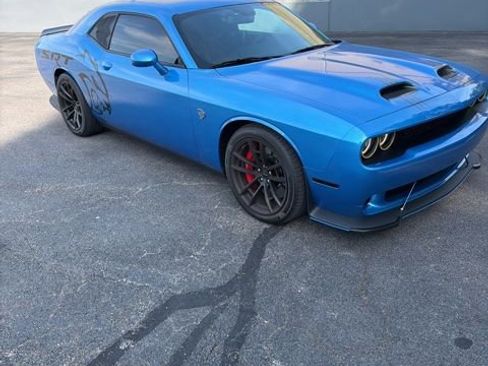 Used 2023 Dodge Challenger SRT Hellcat w/ Driver Convenience Group RWD image 6