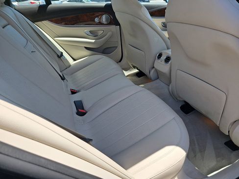 Used 2017 Mercedes-Benz E 300 image 11