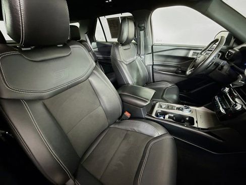 Used 2022 Ford Explorer ST image 33