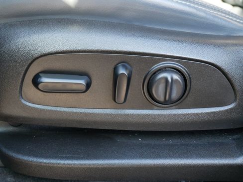 Used 2018 Buick Enclave Essence image 7