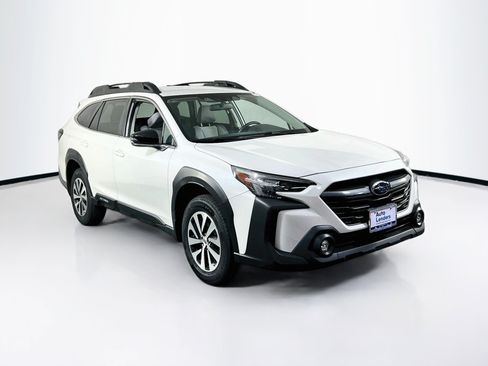 Used 2023 Subaru Outback Premium AWD/4WD image 3