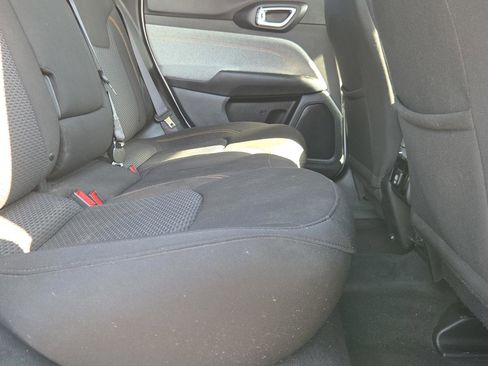 Used 2022 Jeep Compass Sport image 17