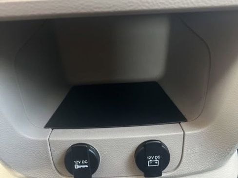Used 2018 Dodge Grand Caravan SE w/ UConnect Hands-Free Group FWD image 20