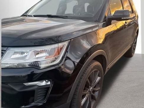 Used 2018 Ford Explorer XLT w/ Equipment Group 202A AWD/4WD image 1