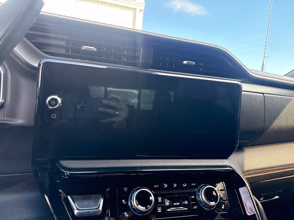 Used 2025 GMC Sierra 2500 AT4 w/ AT4 Premium Plus Package AWD/4WD image 10