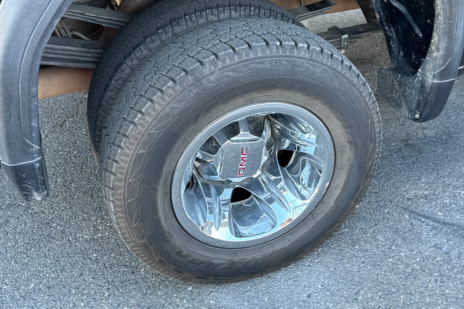 Used 2024 GMC Sierra 3500 SLE w/ SLE Convenience Package RWD image 3