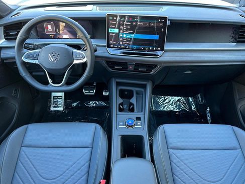 New 2026 Volkswagen Tiguan SE R-Line image 12