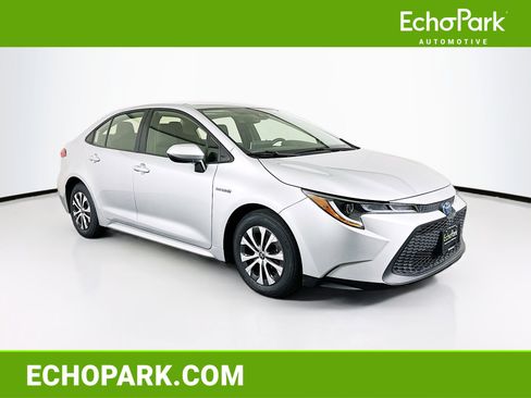 Used 2020 Toyota Corolla LE image 1