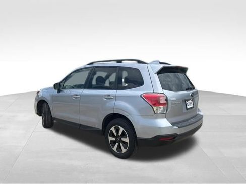 Used 2017 Subaru Forester 2.5i Premium w/ All-Weather Package AWD/4WD image 5