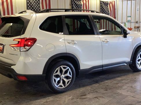 Used 2023 Subaru Forester Premium image 19