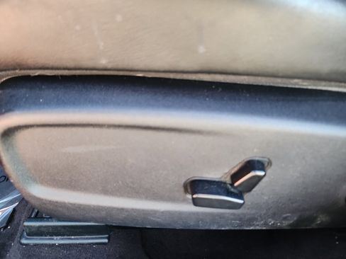 Used 2017 Chrysler 300 S image 15