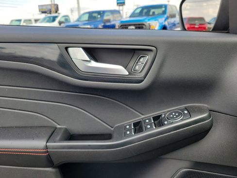 Used 2025 Ford Escape ST-Line image 18