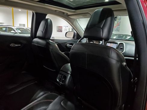 Used 2015 Jeep Cherokee Trailhawk w/ Comfort/Convenience Group AWD/4WD image 23