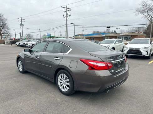 Used 2016 Nissan Altima 2.5 S w/ Power Driver Seat Package image 11
