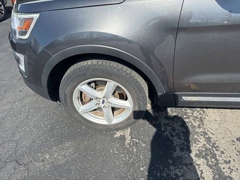 Used 2017 Ford Explorer XLT w/ Equipment Group 202A image 13