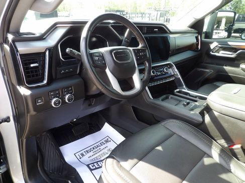 Used 2024 GMC Sierra 2500 Denali w/ Denali Reserve Package AWD/4WD image 18