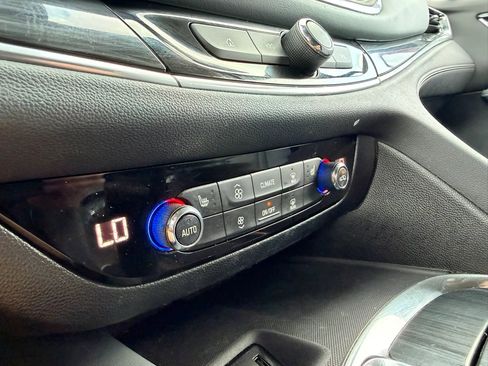 Used 2019 Buick Enclave Essence image 15