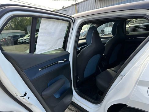 New 2025 Volvo EX30 Plus w/ Protection Package Premier image 24