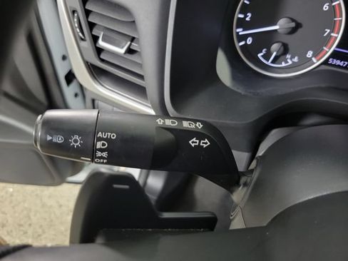 Used 2024 Nissan Rogue SV FWD image 26