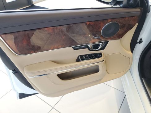 Certified 2019 Jaguar XJ L Portfolio AWD/4WD image 10
