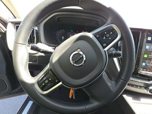 Used 2025 Volvo XC60 B5 Plus image 7