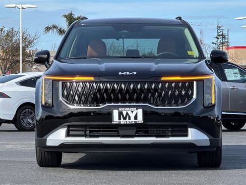 New 2026 Kia Carnival EX FWD image 9
