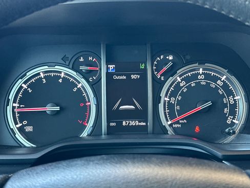 Used 2022 Toyota 4Runner TRD Off-Road Premium AWD/4WD image 24