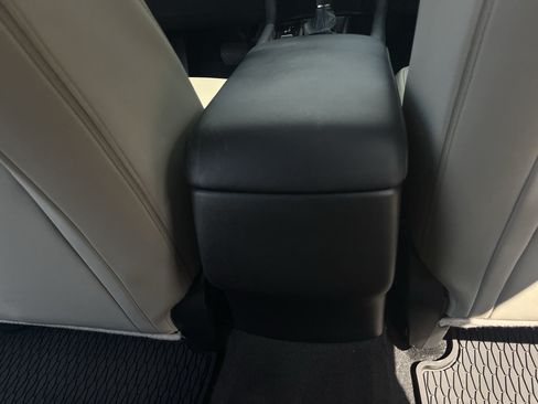 Used 2023 MAZDA MAZDA3 s FWD image 46