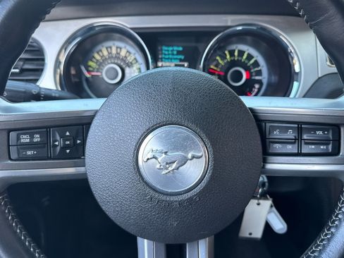 Used 2013 Ford Mustang Premium image 21