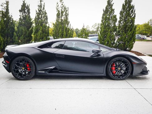 Used 2020 Lamborghini Huracan EVO AWD/4WD image 12