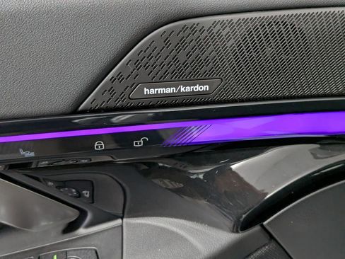 Certified 2024 BMW i5 eDrive40i w/ Convenience Package image 15