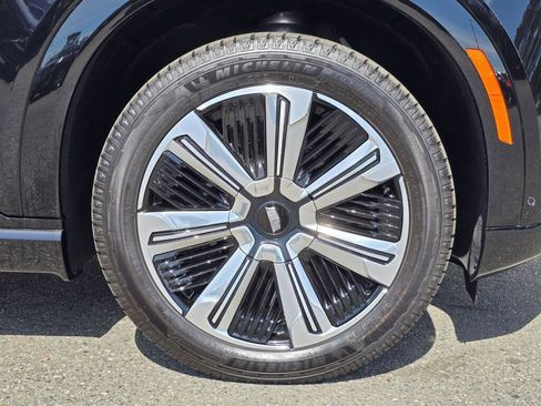 New 2025 Cadillac Escalade IQ Luxury 1 AWD/4WD image 17