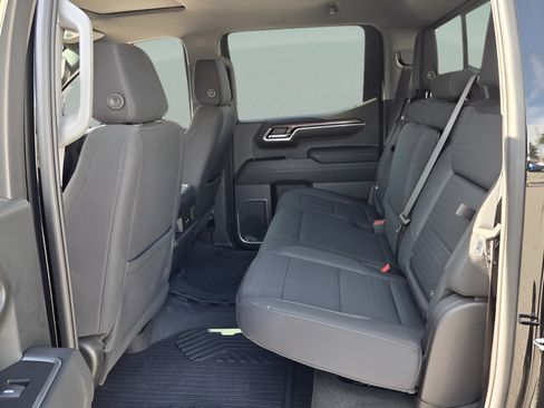 Used 2023 Chevrolet Silverado 1500 LT Trail Boss w/ Convenience Package II AWD/4WD image 10